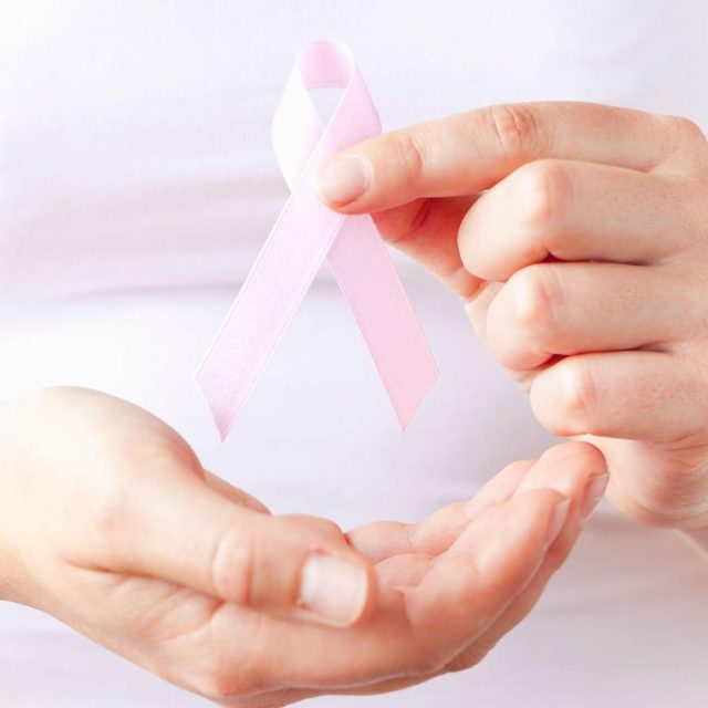 https://www.solis.sg/wp-content/uploads/2022/12/Two-women-defied-feminine-convention-and-opted-against-breast-reconstruction-surgery-640x640.jpg