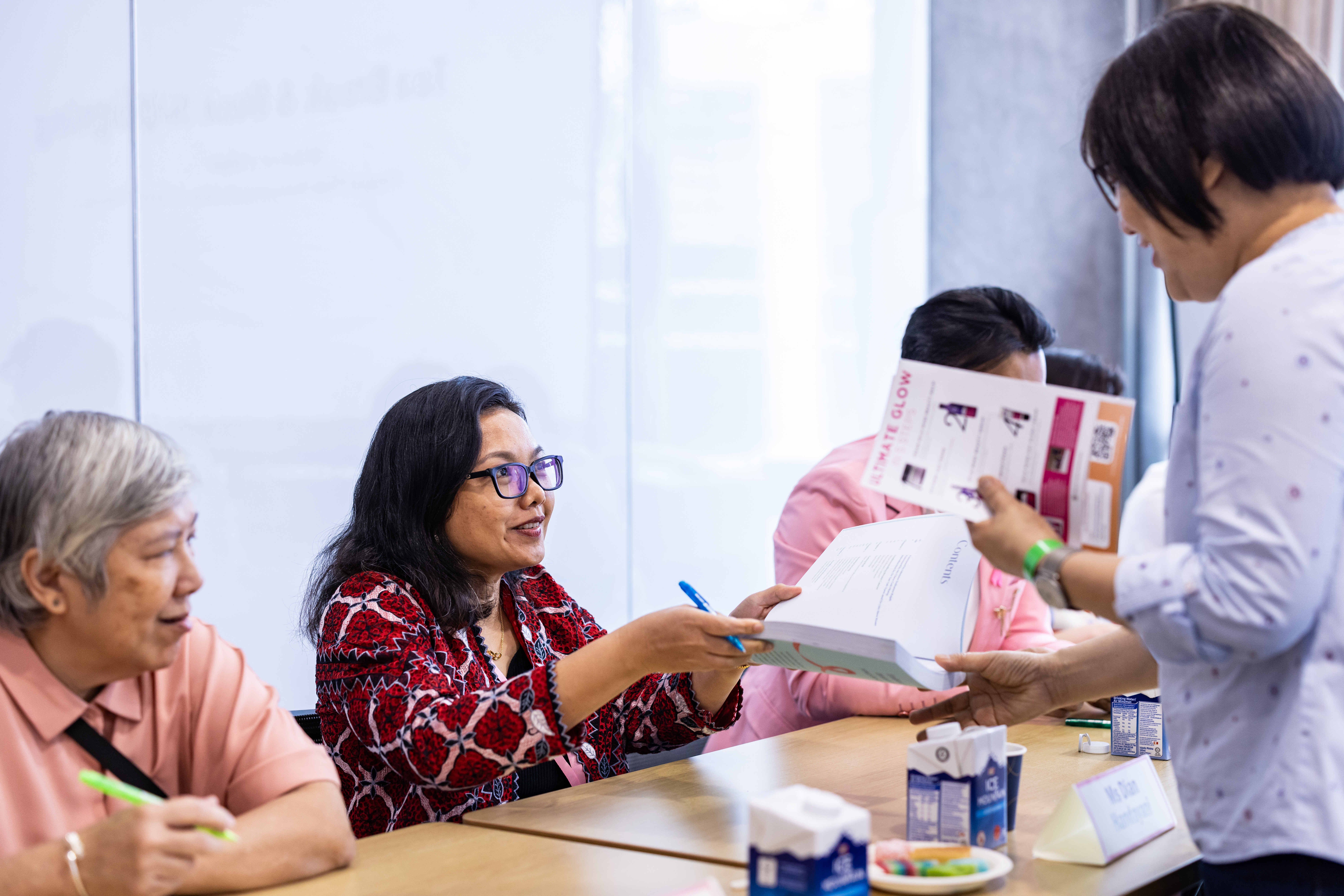 Dian Handayani during the book signing