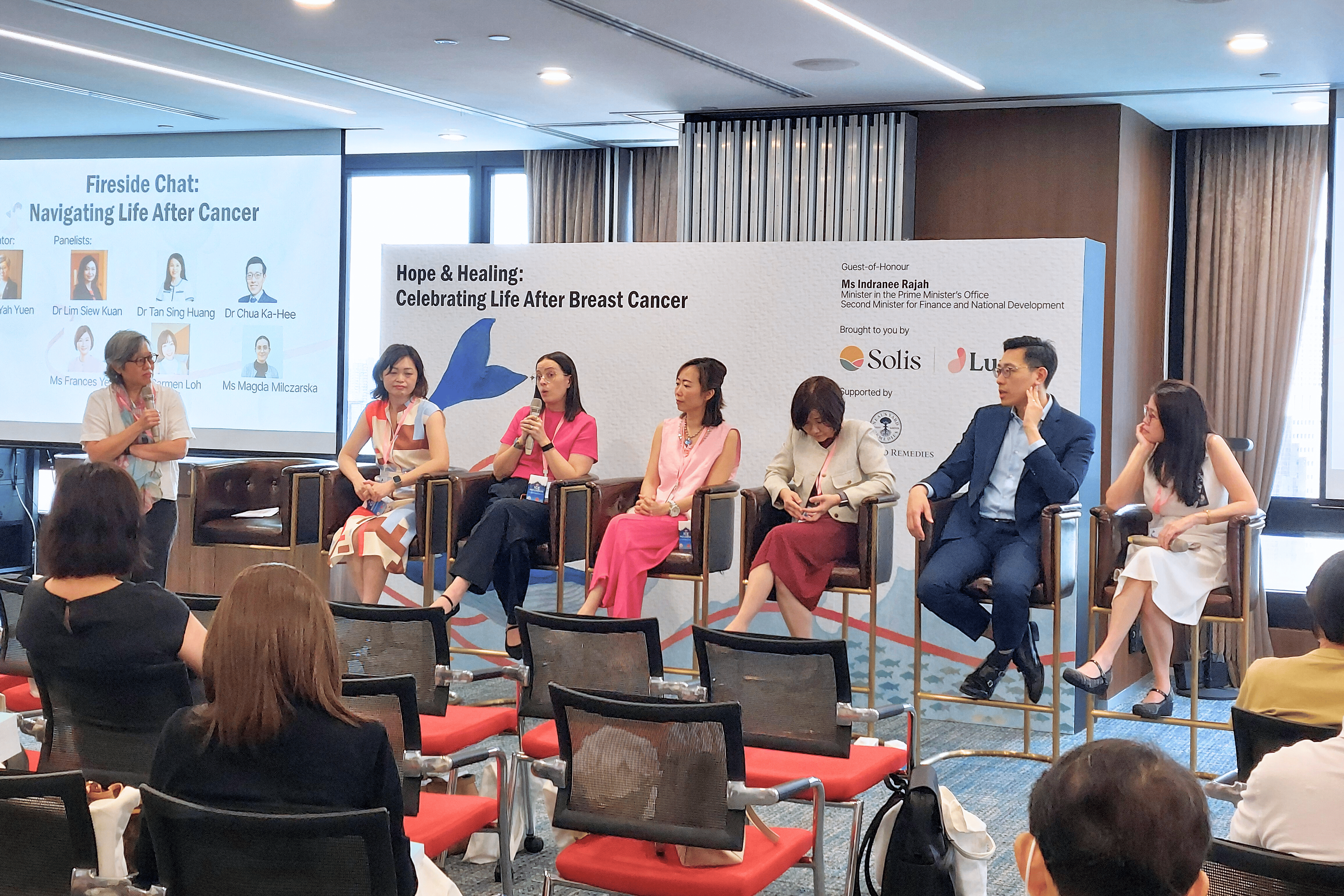 Fireside chat session with (L to R): Dr Tan Yah Yuen (moderator), Dr Lim Siew Kuan (Senior Consultant & Breast Surgeon), Magda Milczarska (Survivor), Carmen Loh (Survivor), Frances Yeo (Psychologist). Dr Chua Ka-Hee (Fertility & IVF Specialist), Dr Tan Sing Huang (Senior Consultant Medical Oncologist)
